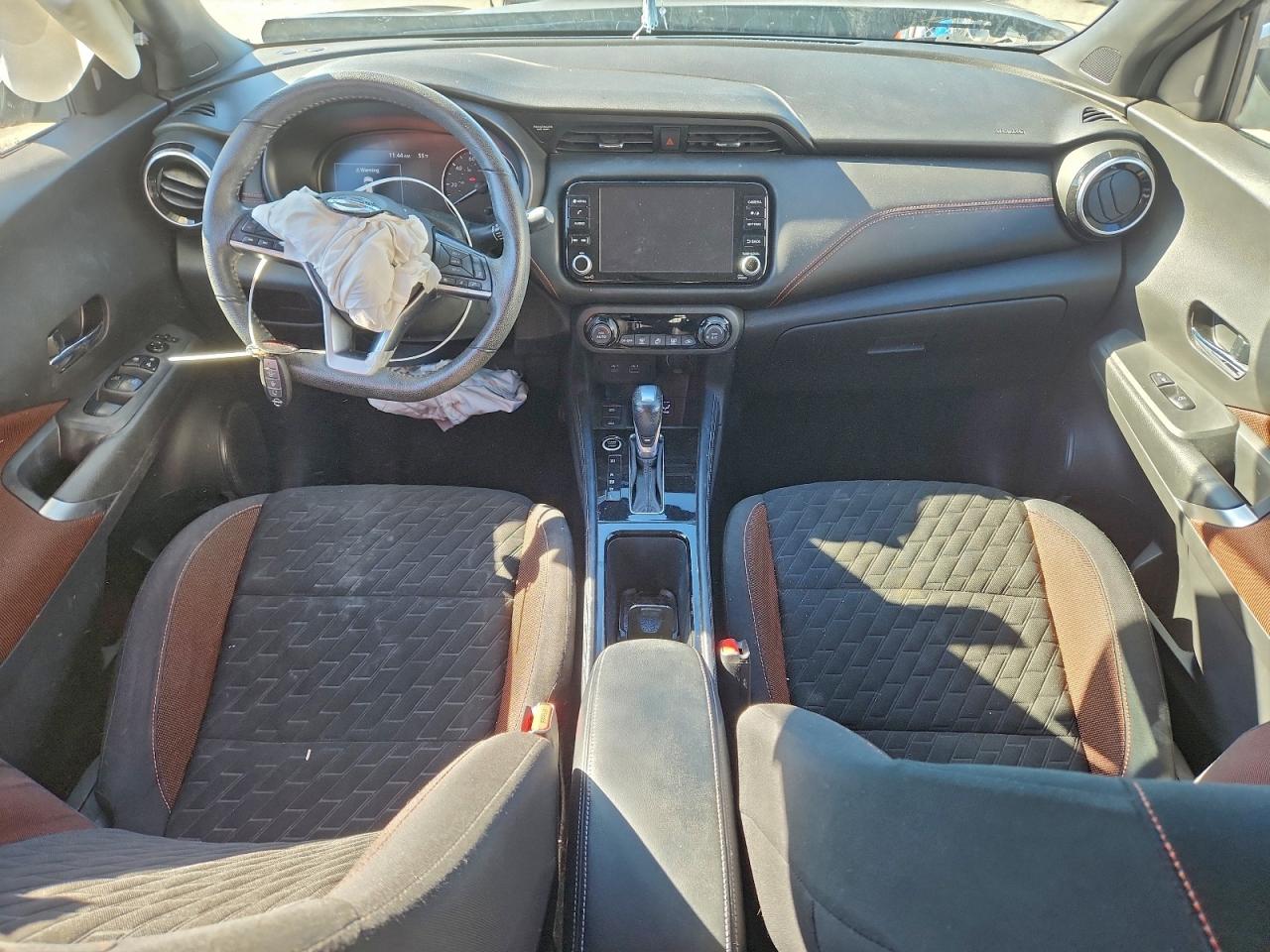 2021 NISSAN KICKS SR photo 8