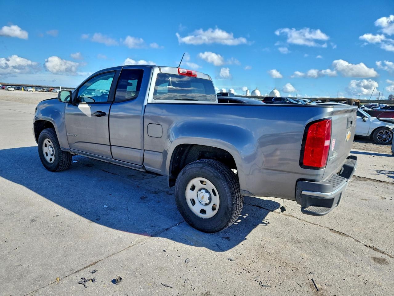 2018 CHEVROLET COLORADO photo 2