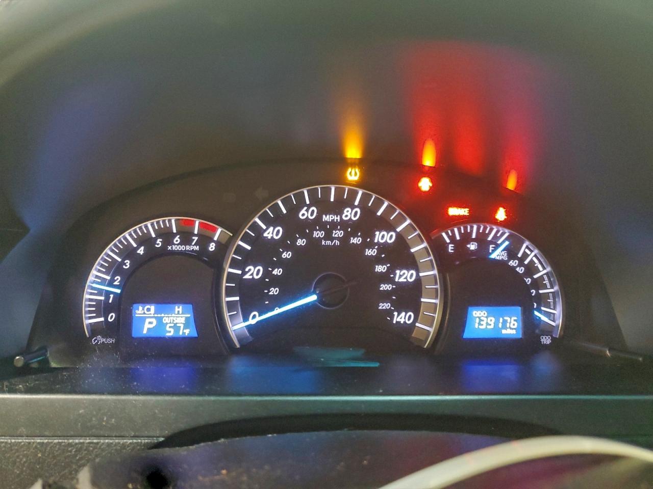 2014 TOYOTA CAMRY L photo 9