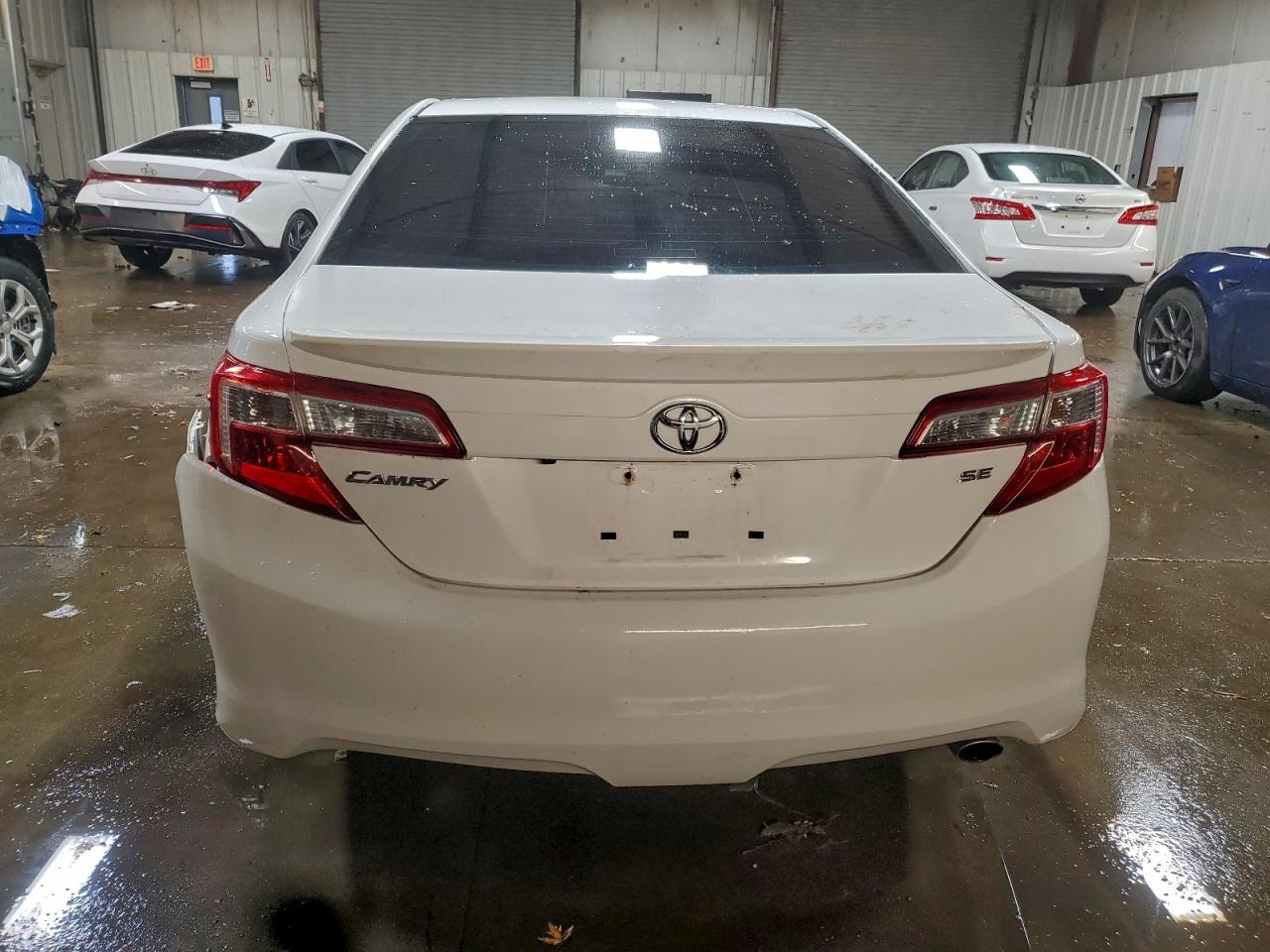 2014 TOYOTA CAMRY L photo 6
