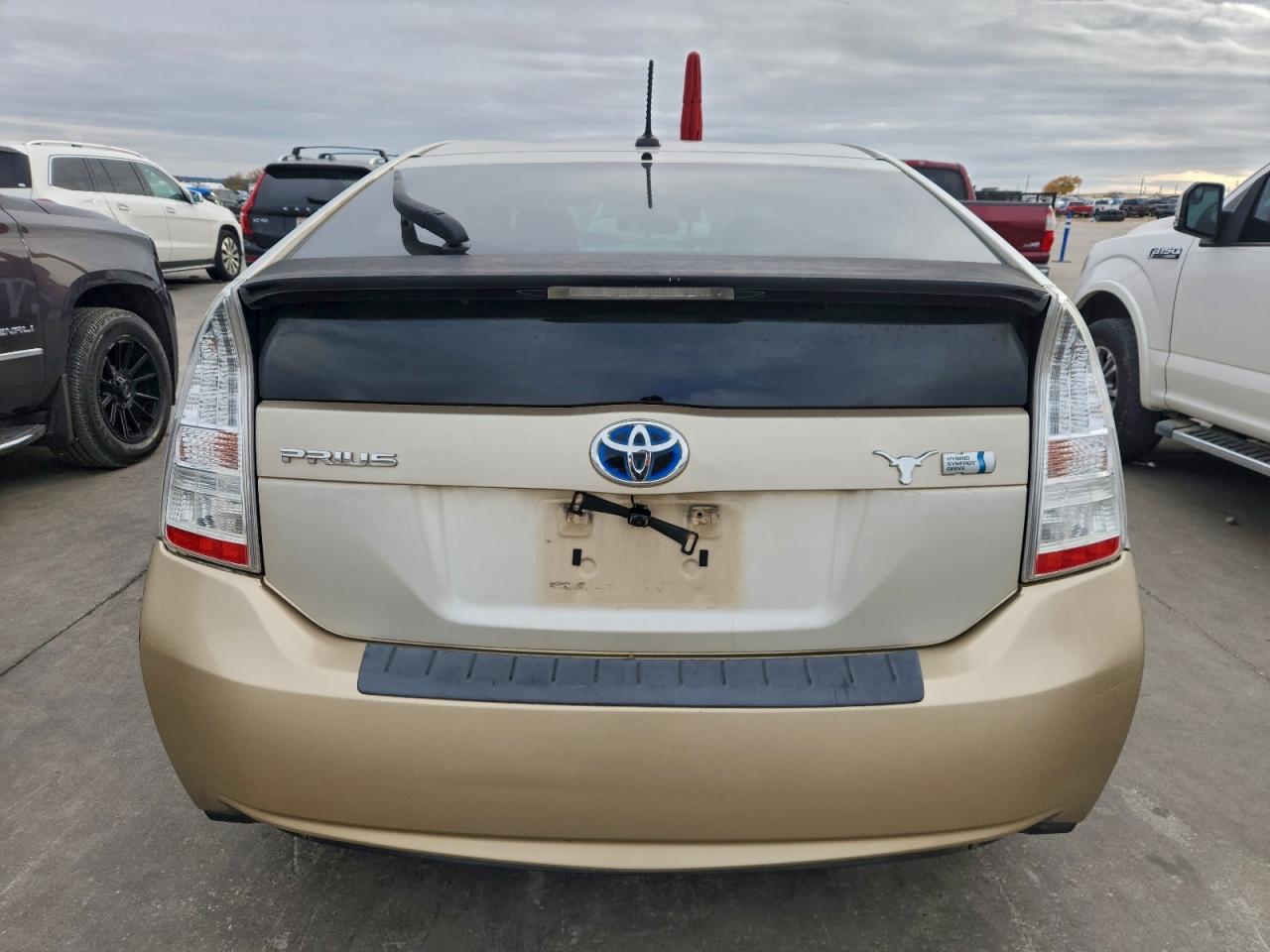 2010 TOYOTA PRIUS photo 6