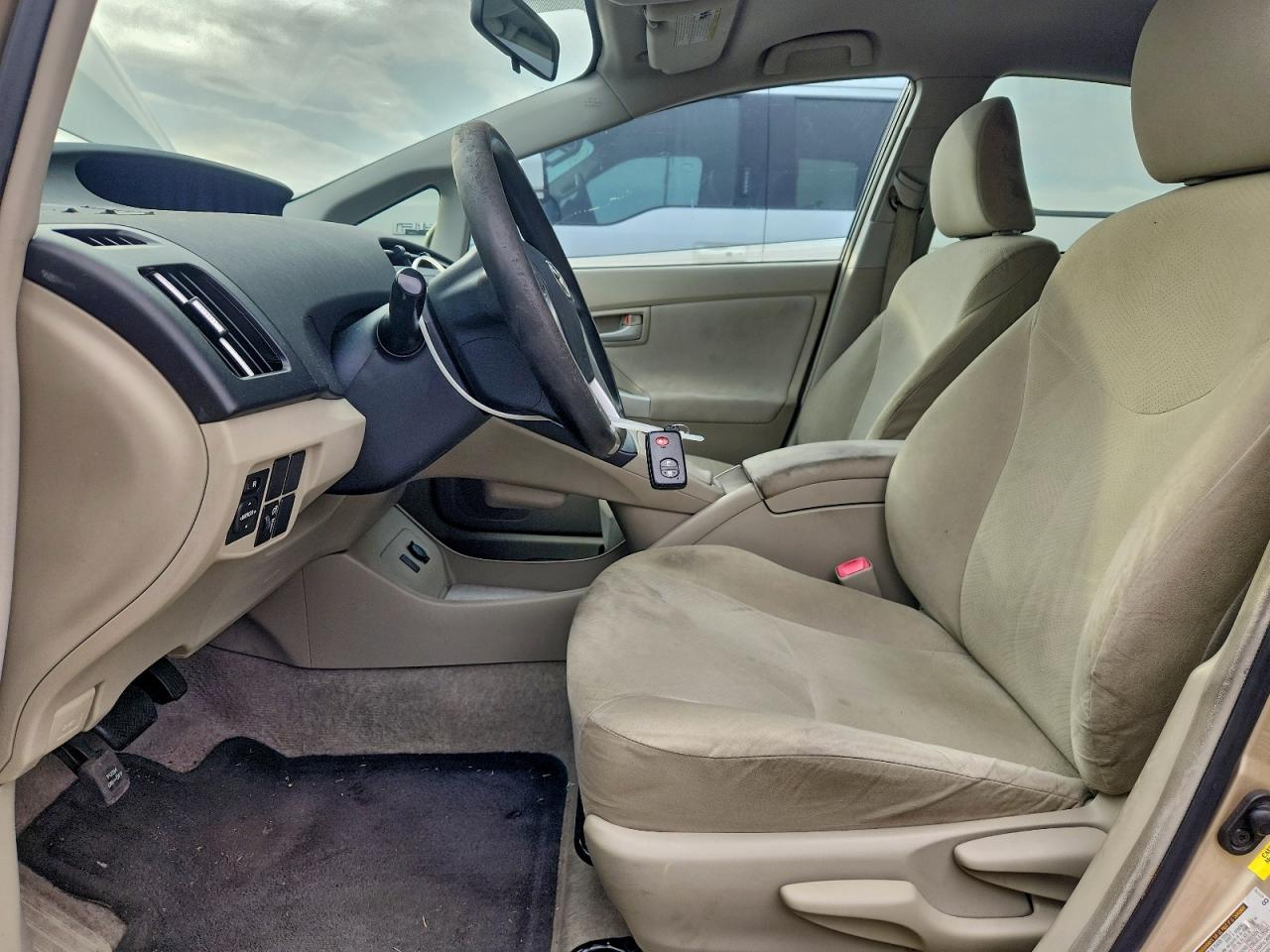 2010 TOYOTA PRIUS photo 7