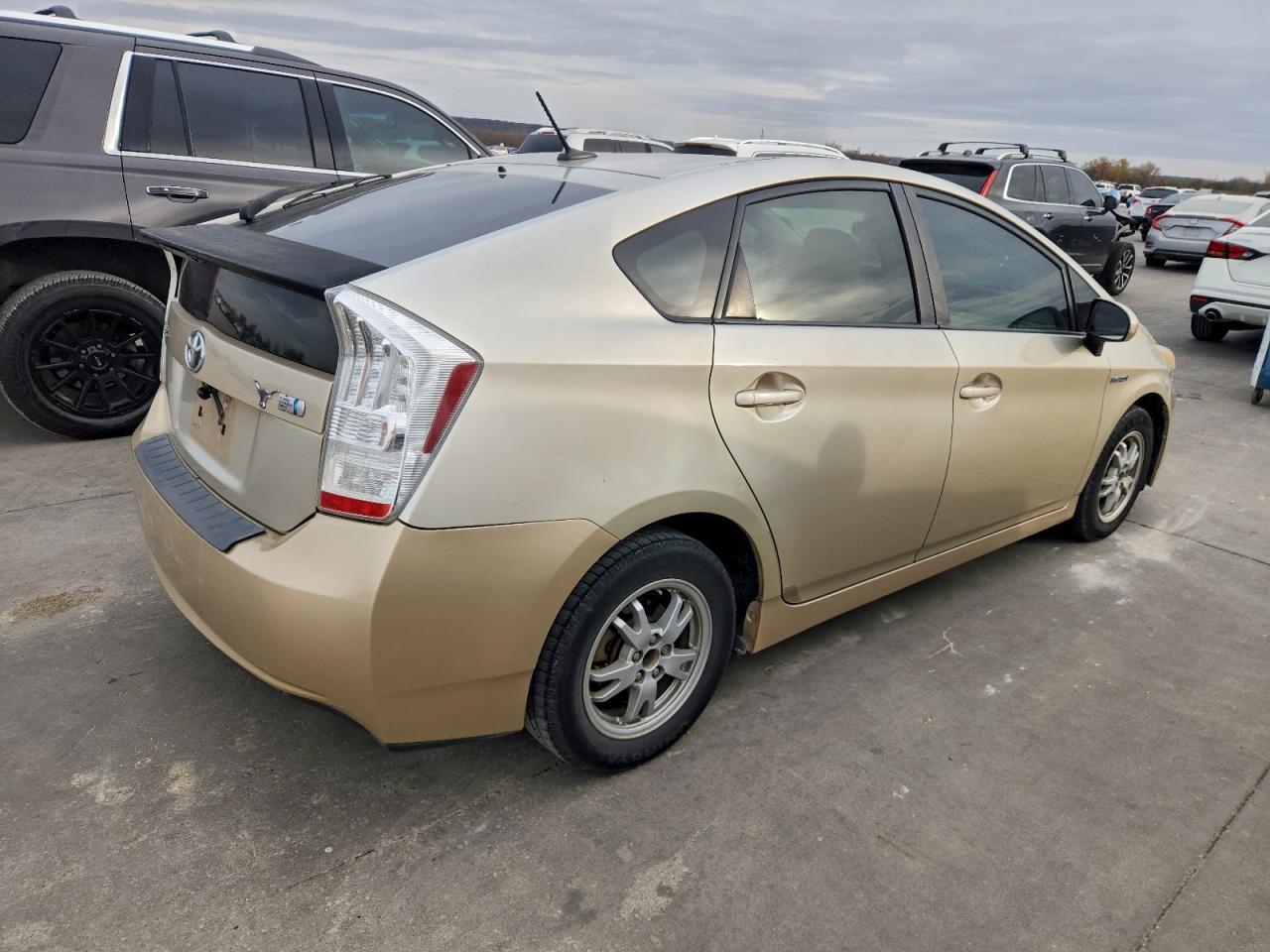 2010 TOYOTA PRIUS photo 3