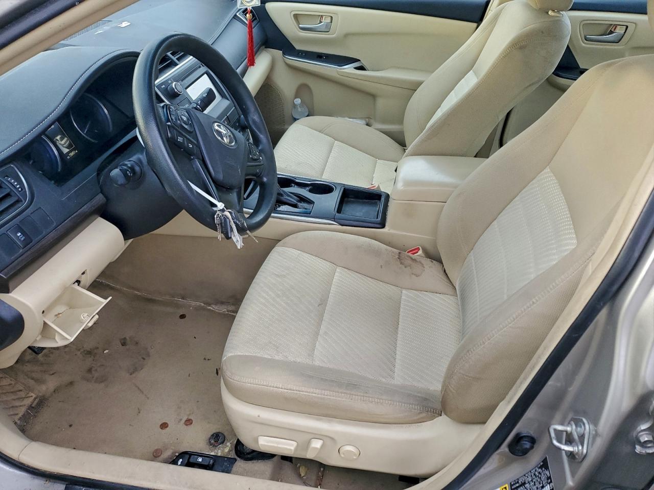 2016 TOYOTA CAMRY LE photo 13