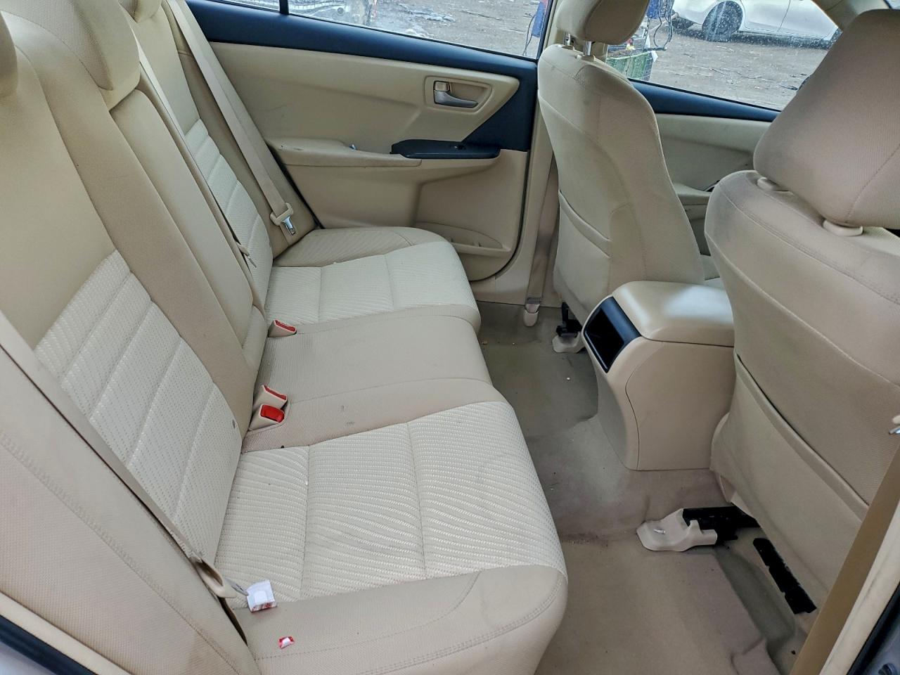 2016 TOYOTA CAMRY LE photo 19
