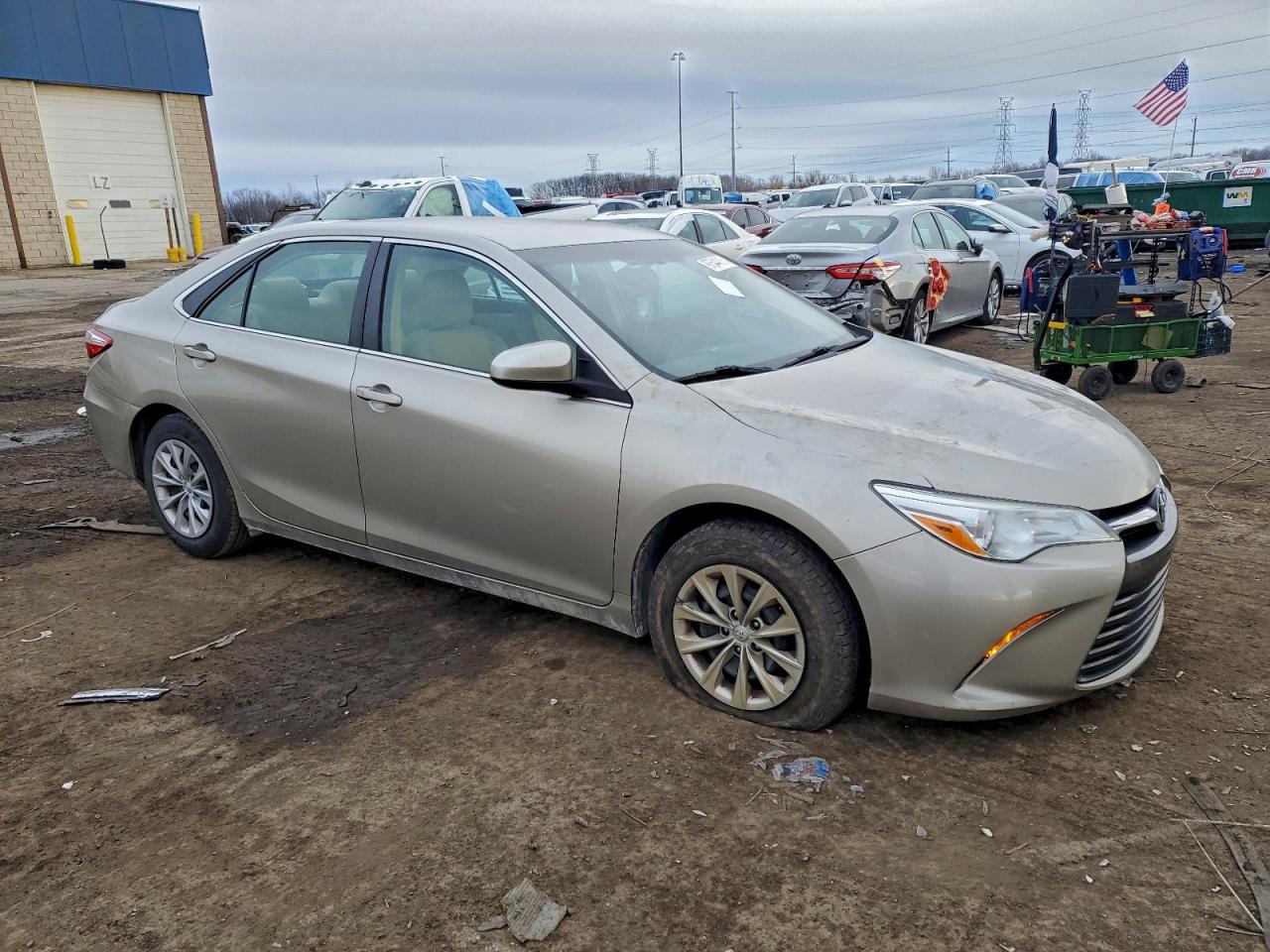 2016 TOYOTA CAMRY LE photo 7