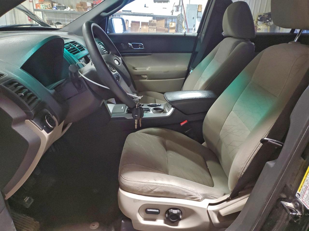 2011 FORD EXPLORER photo 25