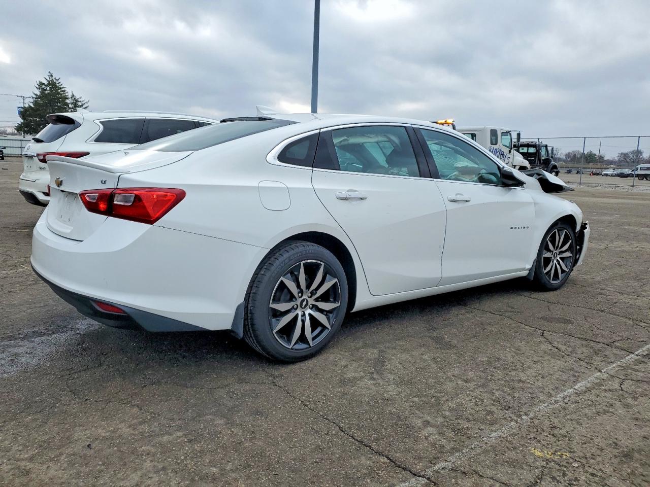 2017 CHEVROLET MALIBU LT photo 7