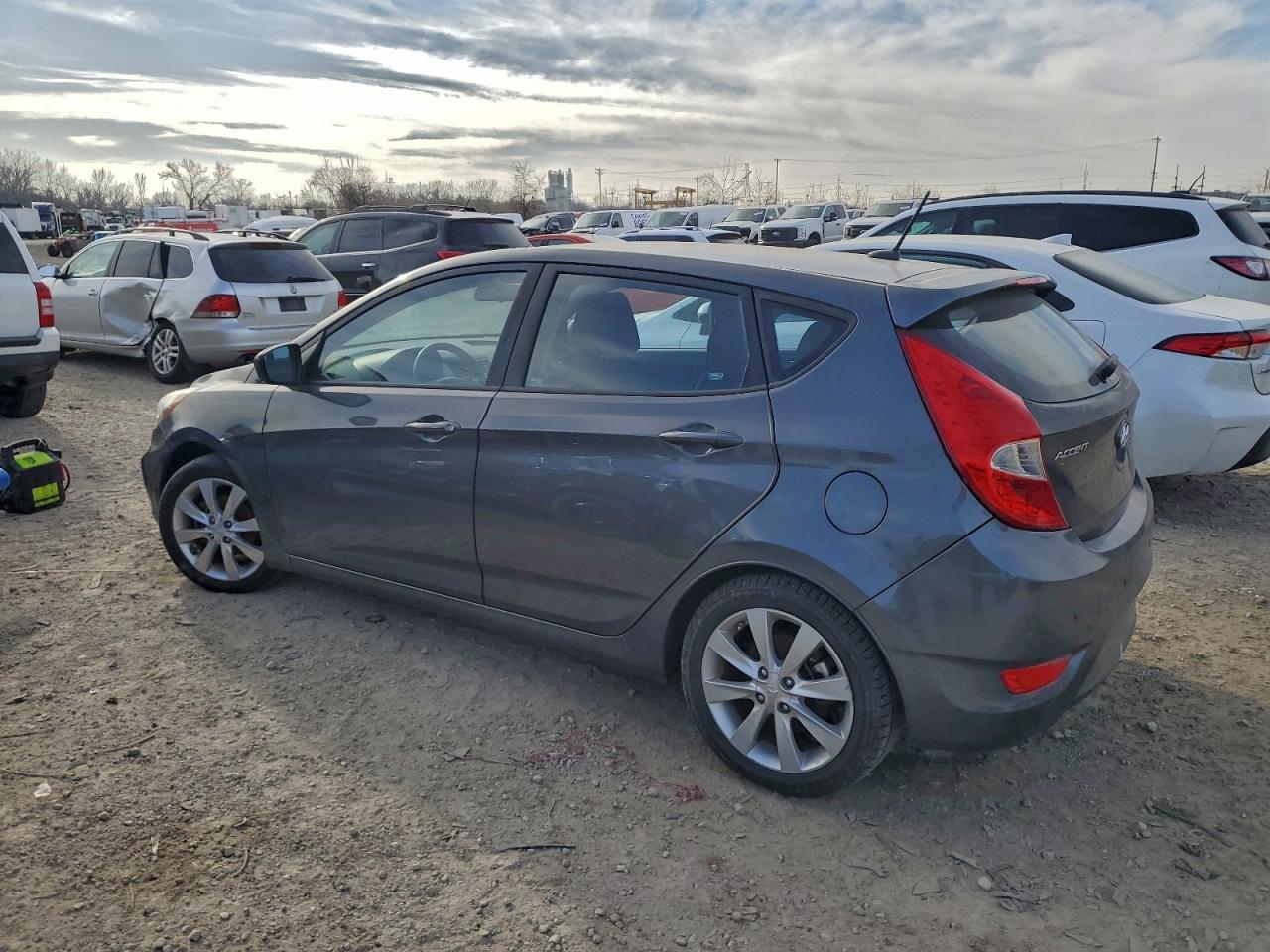 2012 HYUNDAI ACCENT GLS photo 2