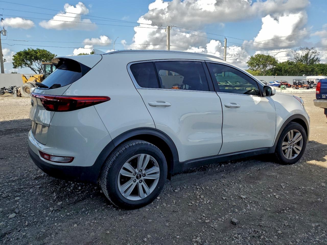 2017 KIA SPORTAGE LX photo 3