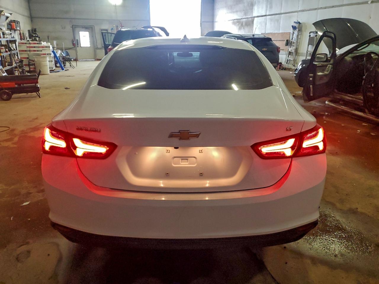 2022 CHEVROLET MALIBU LT photo 6