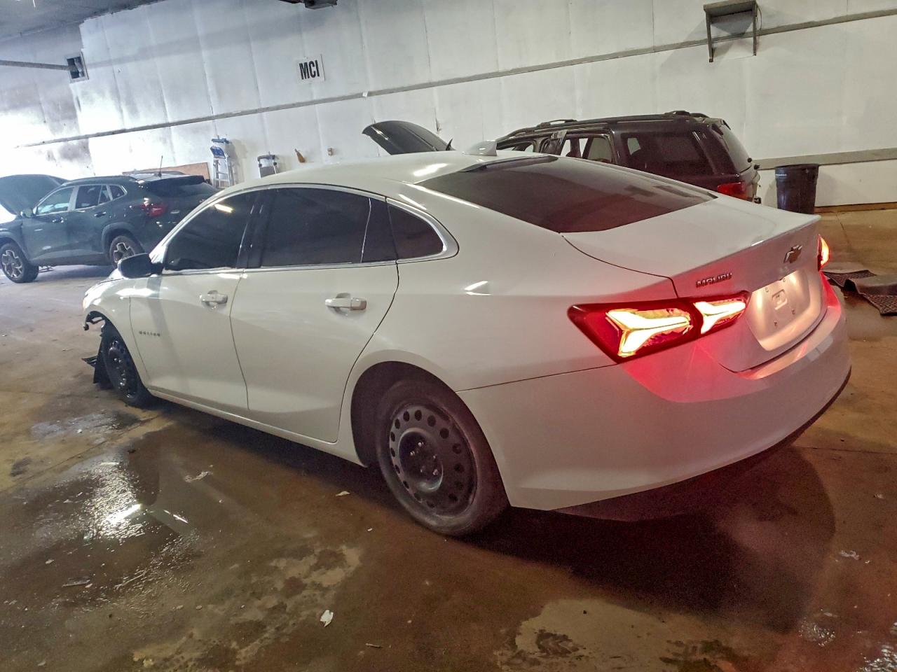2022 CHEVROLET MALIBU LT photo 2