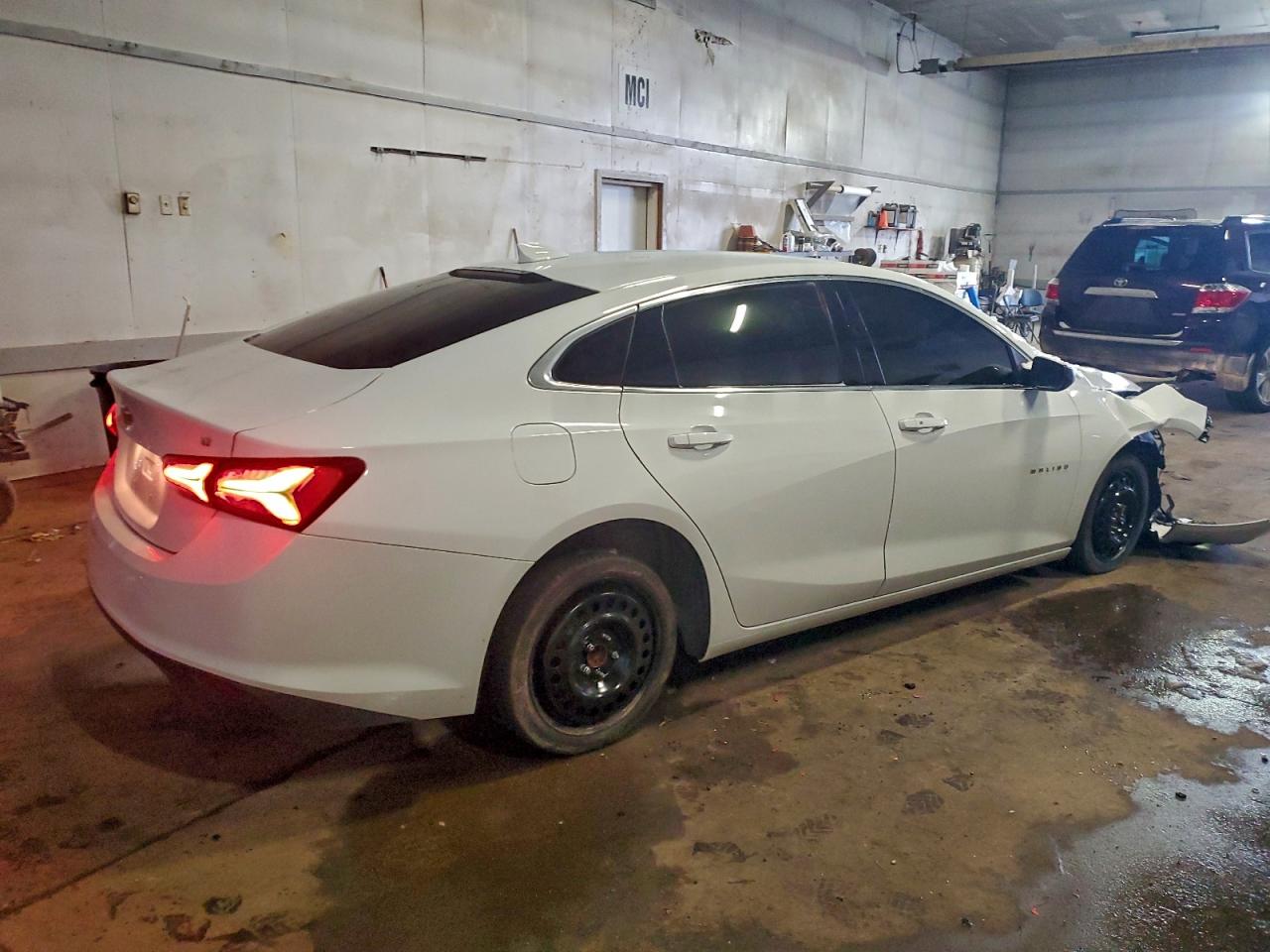 2022 CHEVROLET MALIBU LT photo 3