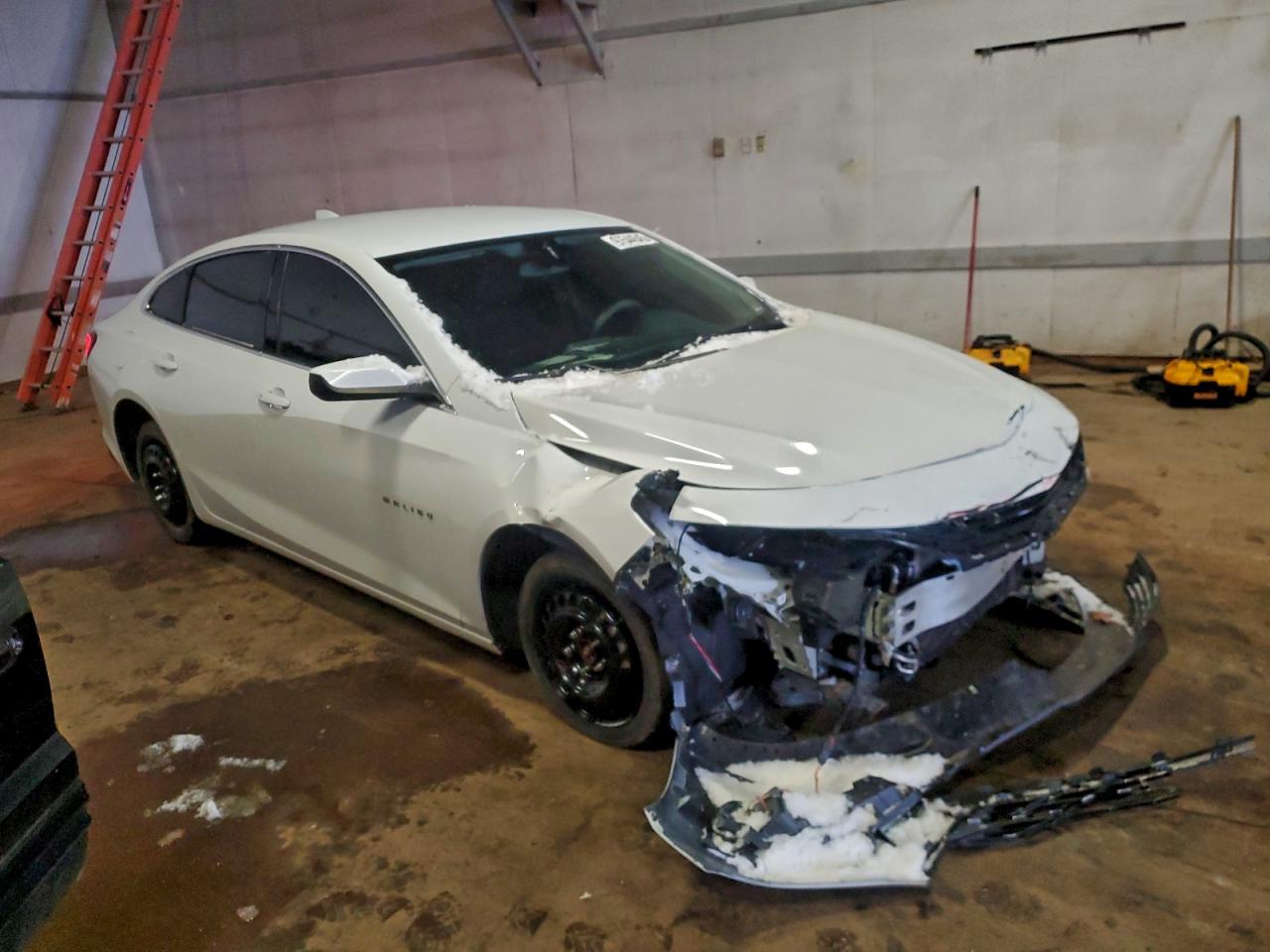 2022 CHEVROLET MALIBU LT photo 4