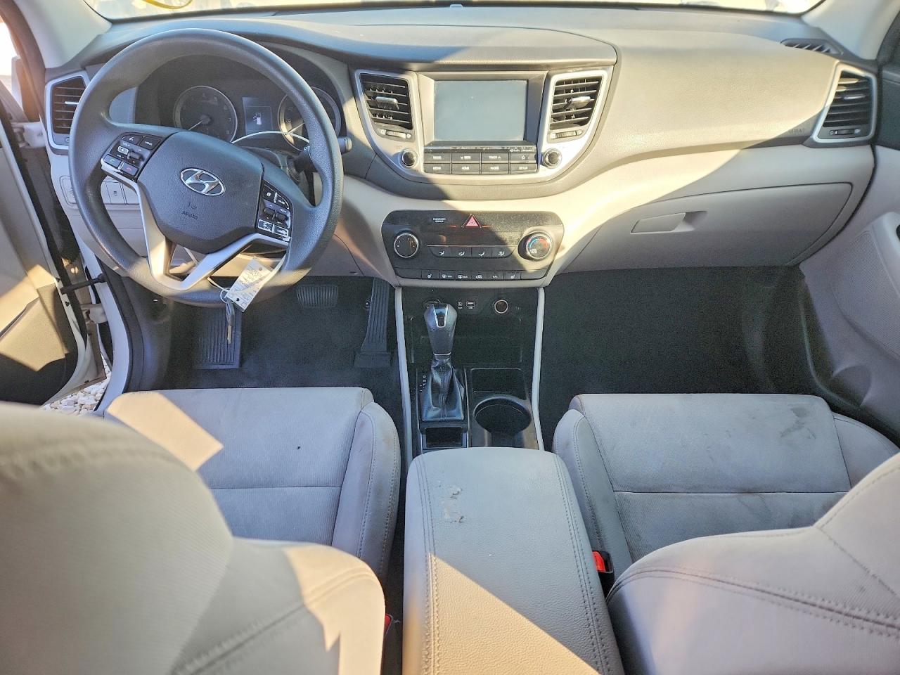 2018 HYUNDAI TUCSON SEL photo 8
