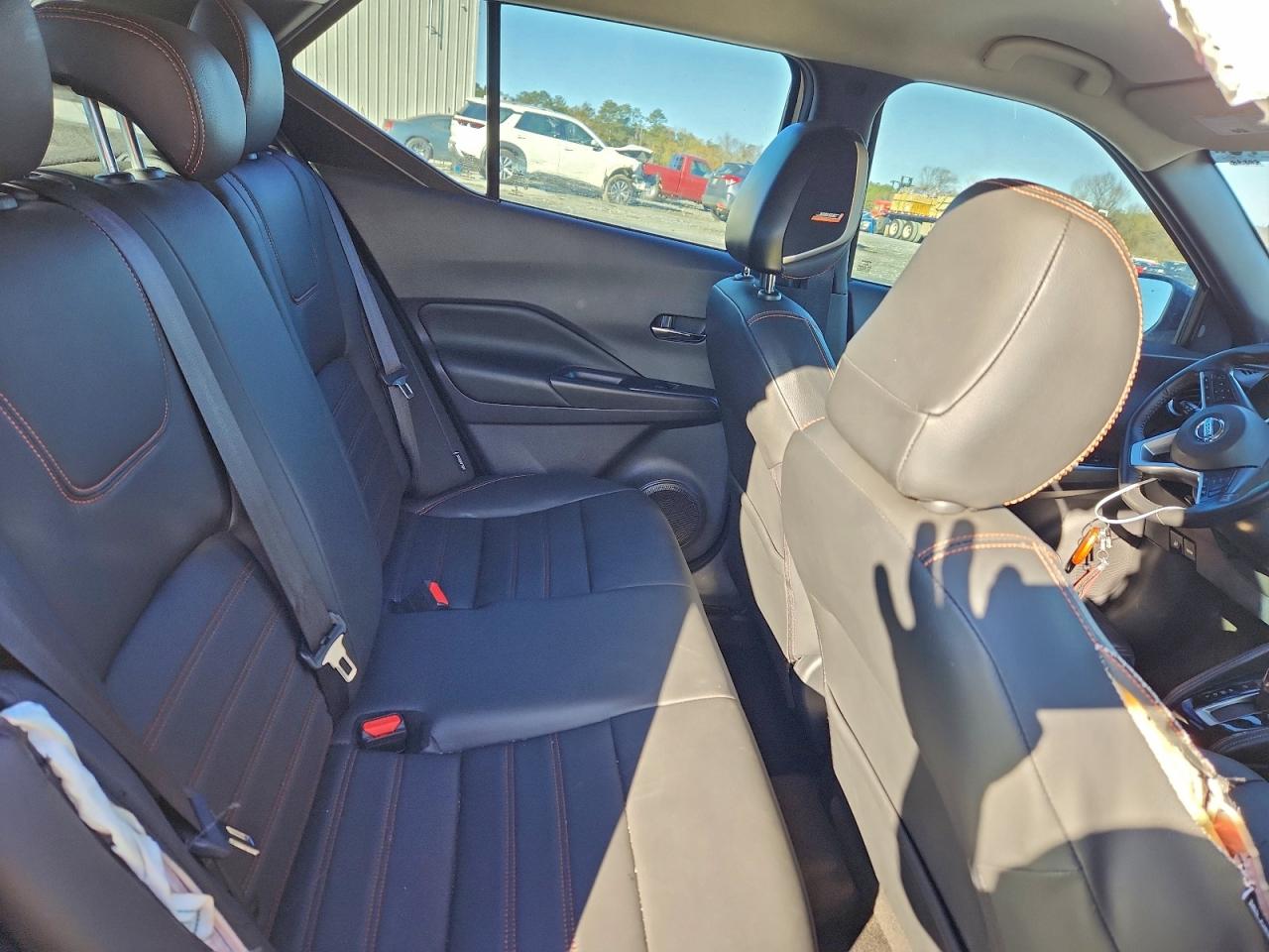 2020 NISSAN KICKS SR photo 11