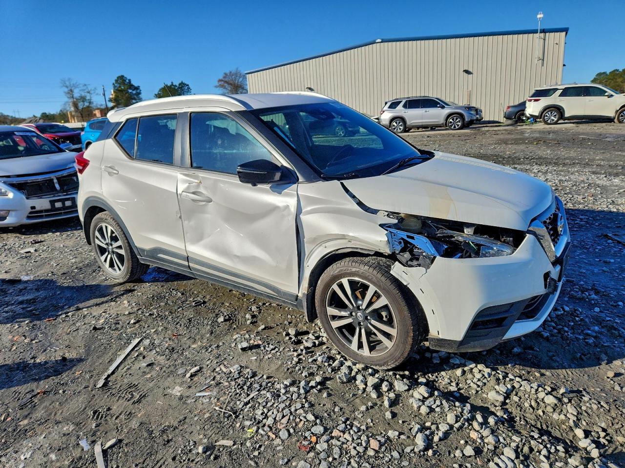 2020 NISSAN KICKS SR photo 4