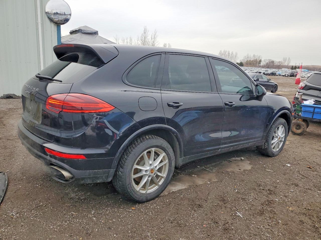2018 PORSCHE CAYENNE photo 3
