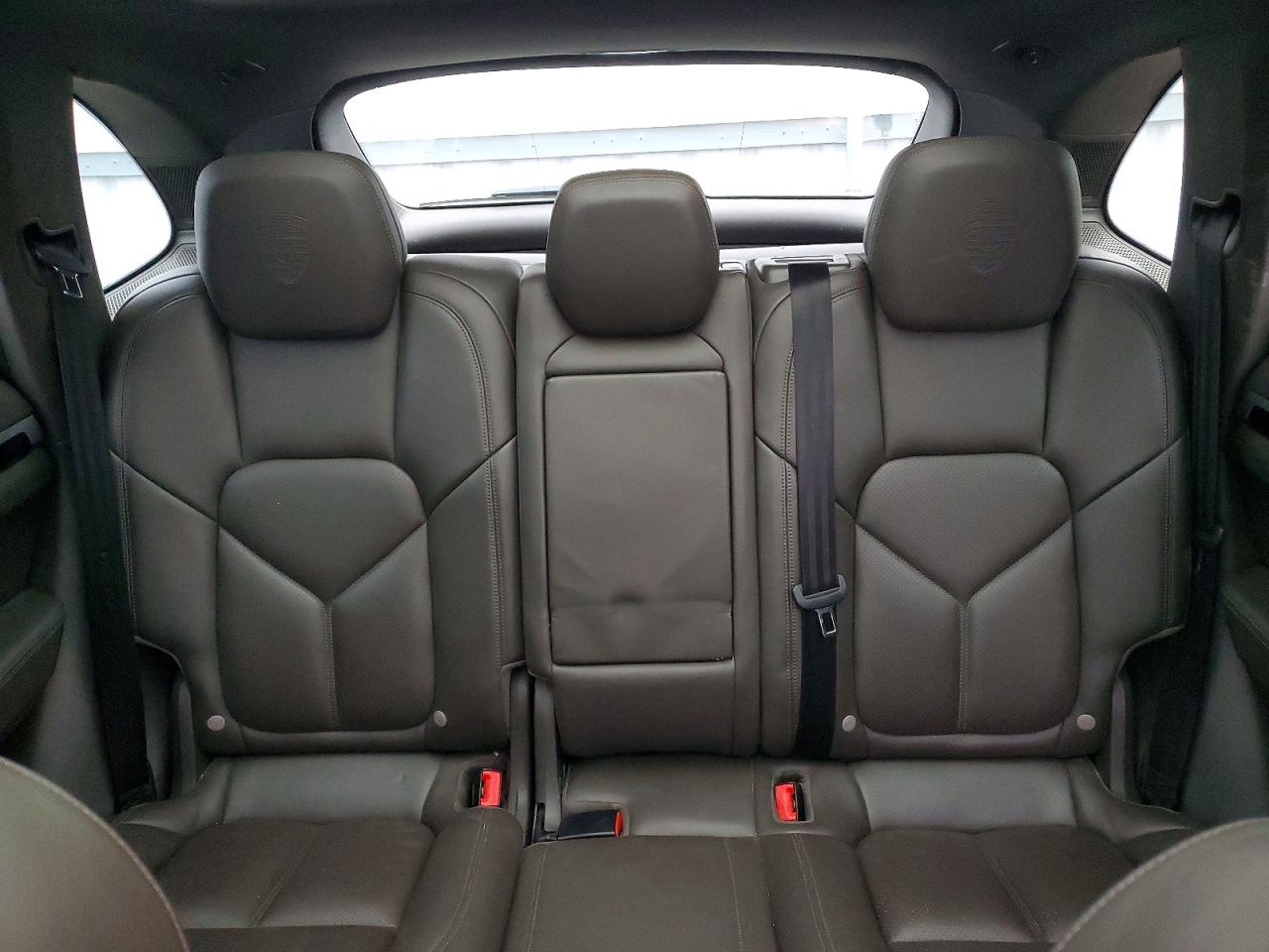 2018 PORSCHE CAYENNE photo 10