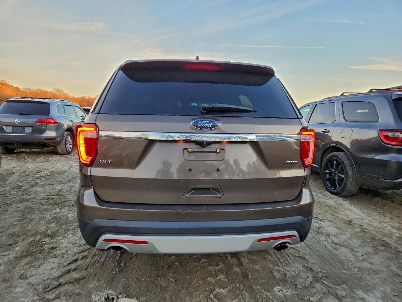 2016 FORD EXPLORER XLT photo 6