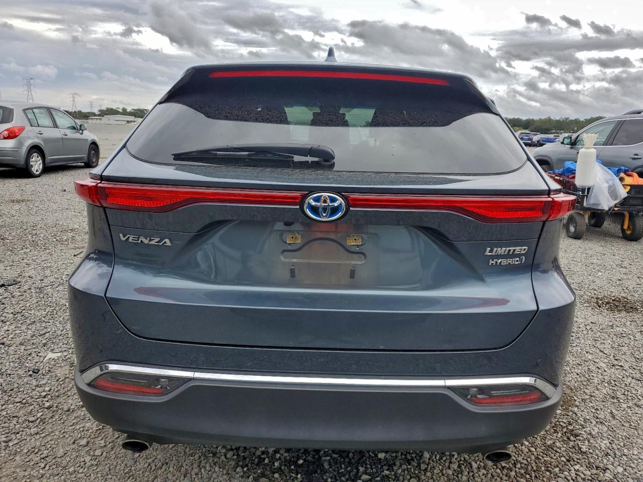 2021 TOYOTA VENZA LE photo 6