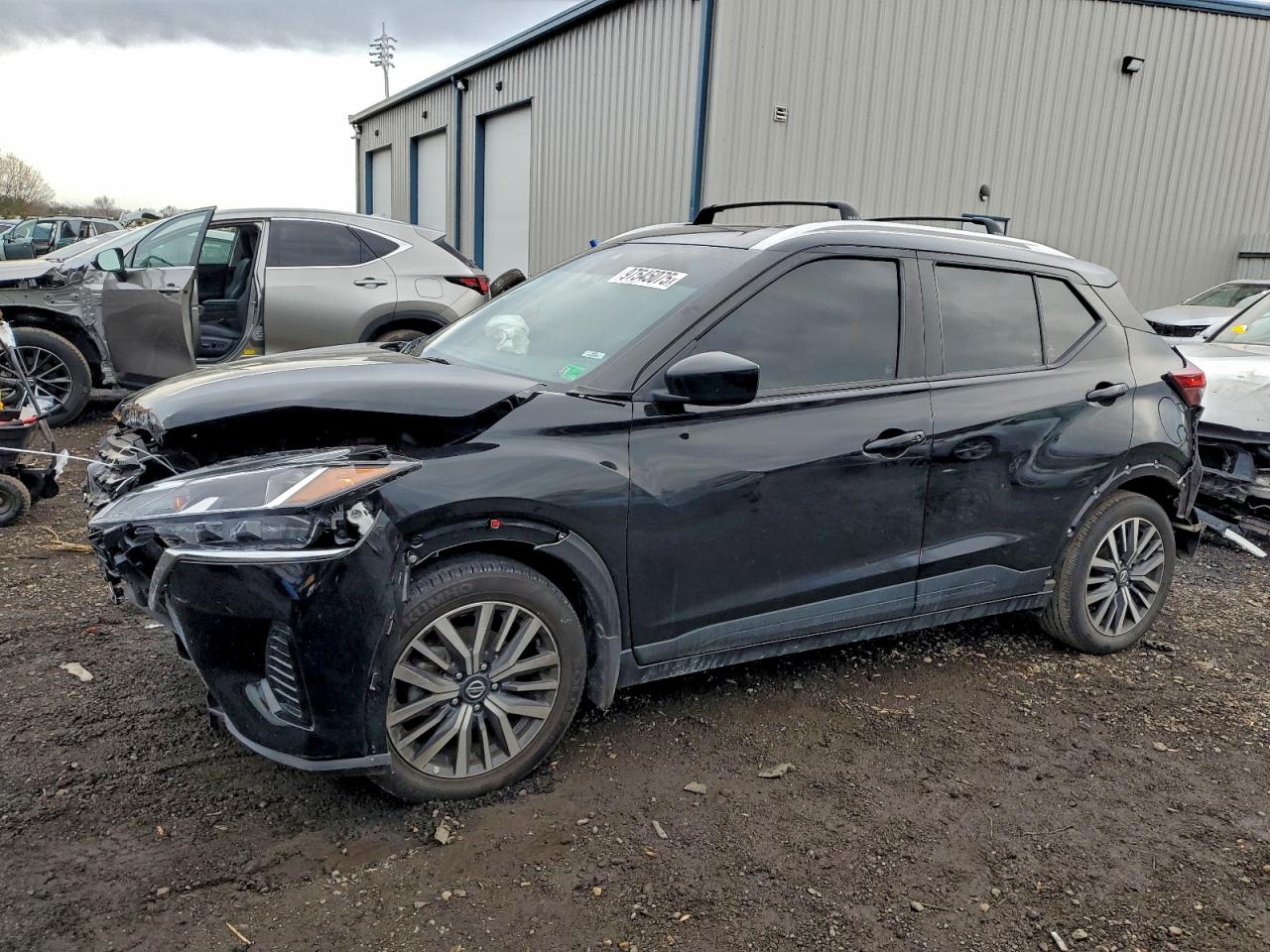 2021 NISSAN KICKS