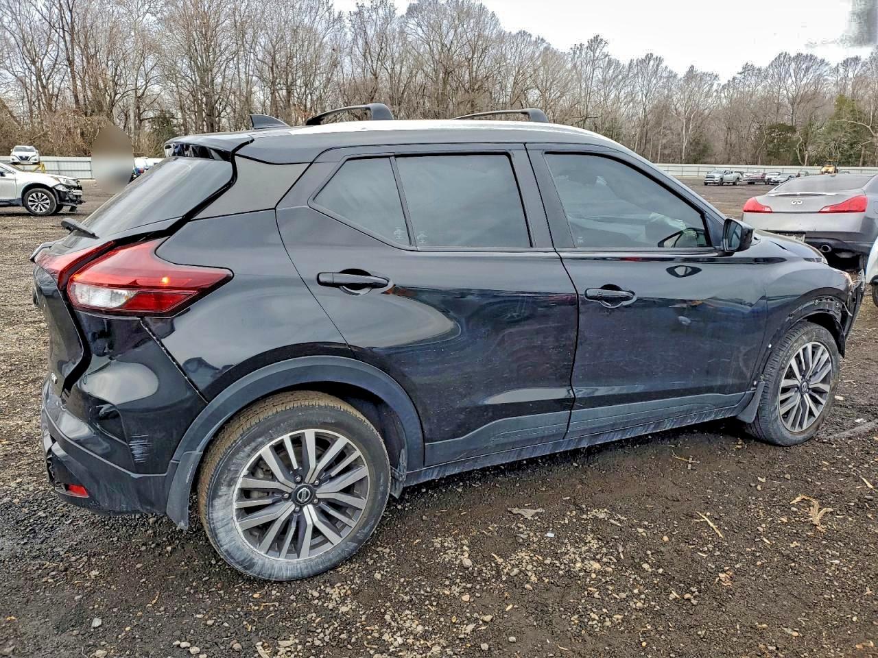 2021 NISSAN KICKS SV photo 3