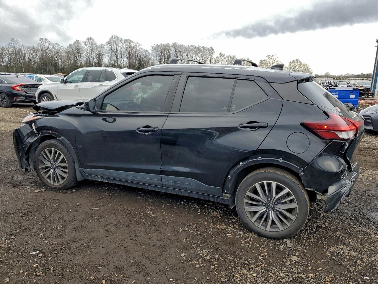 2021 NISSAN KICKS SV photo 2