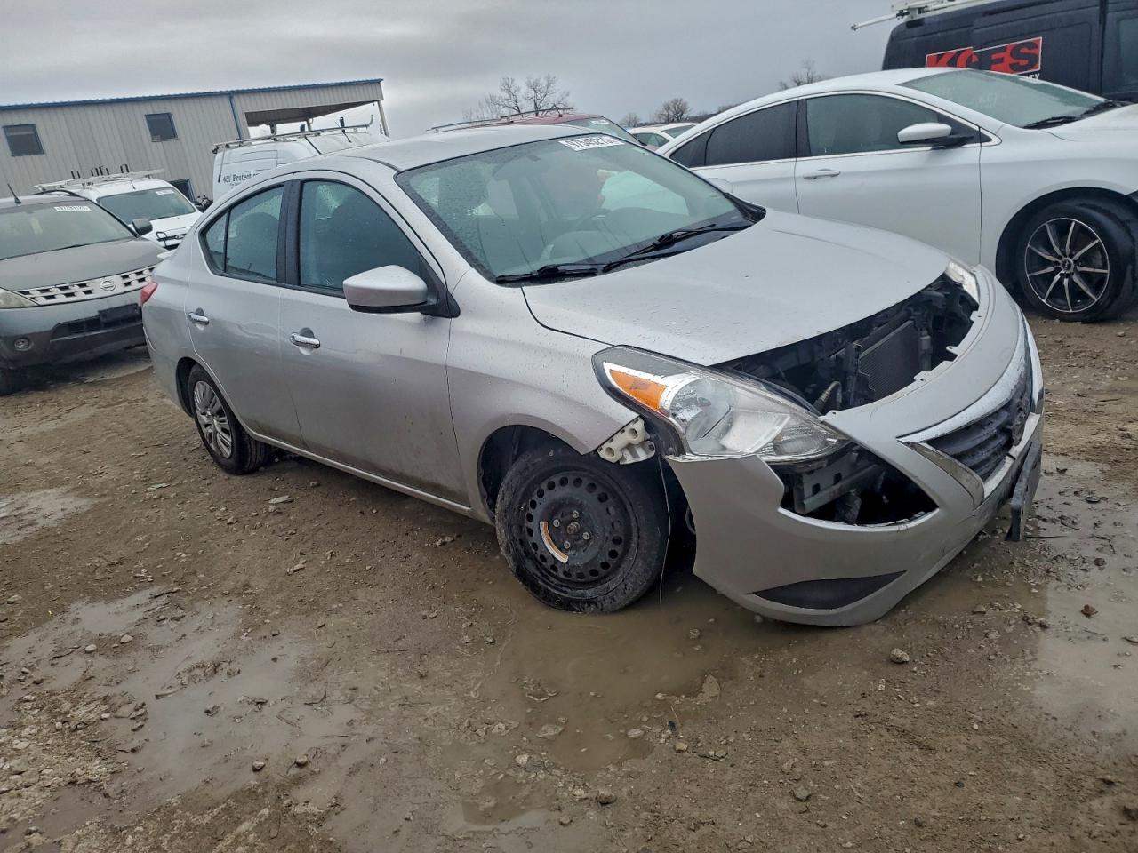 2019 NISSAN VERSA S photo 4