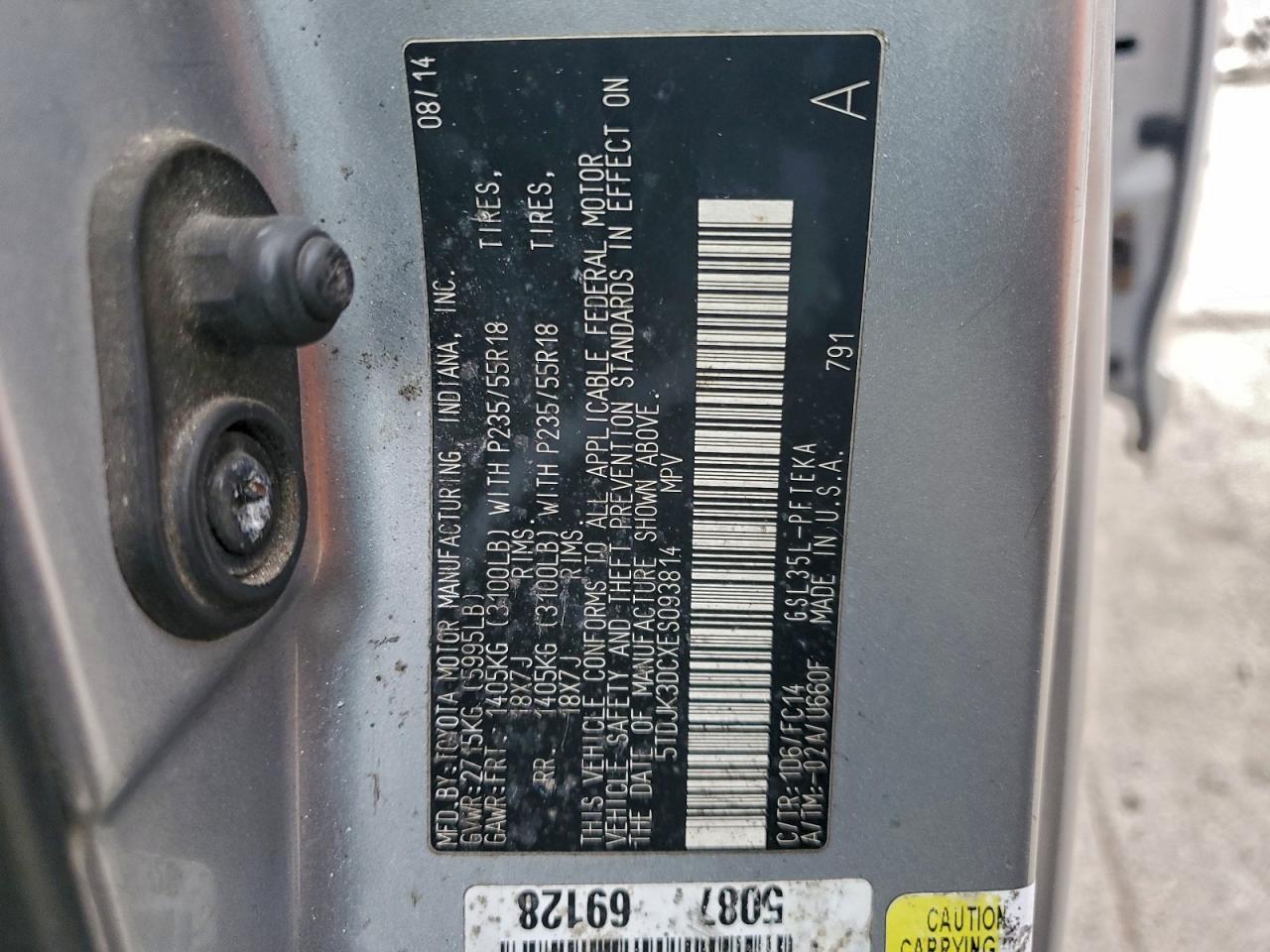 2014 TOYOTA SIENNA LE photo 37