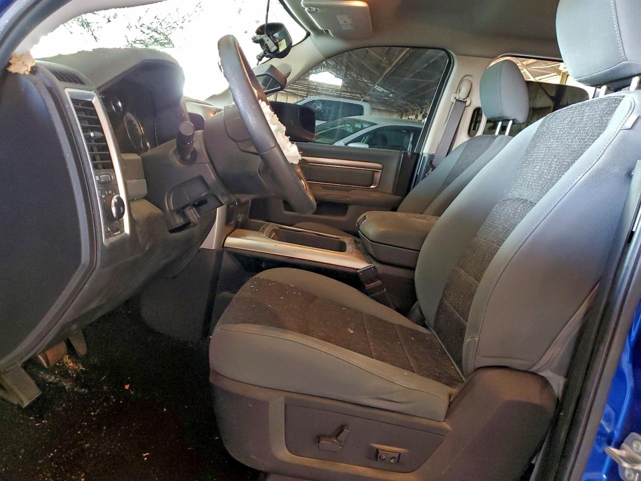 2019 RAM 1500 CLASSIC SLT photo 7