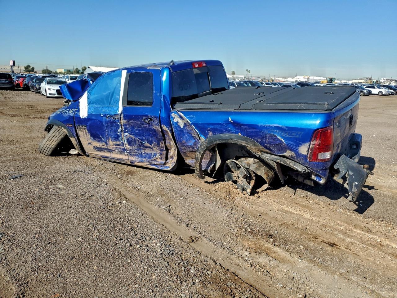 2019 RAM 1500 CLASSIC SLT photo 2