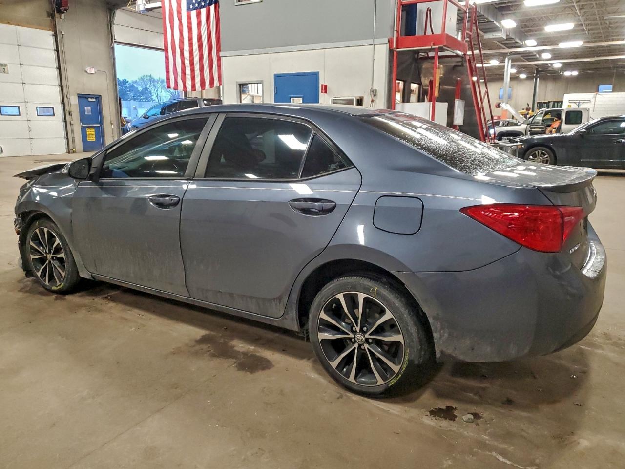 2019 TOYOTA COROLLA L photo 2