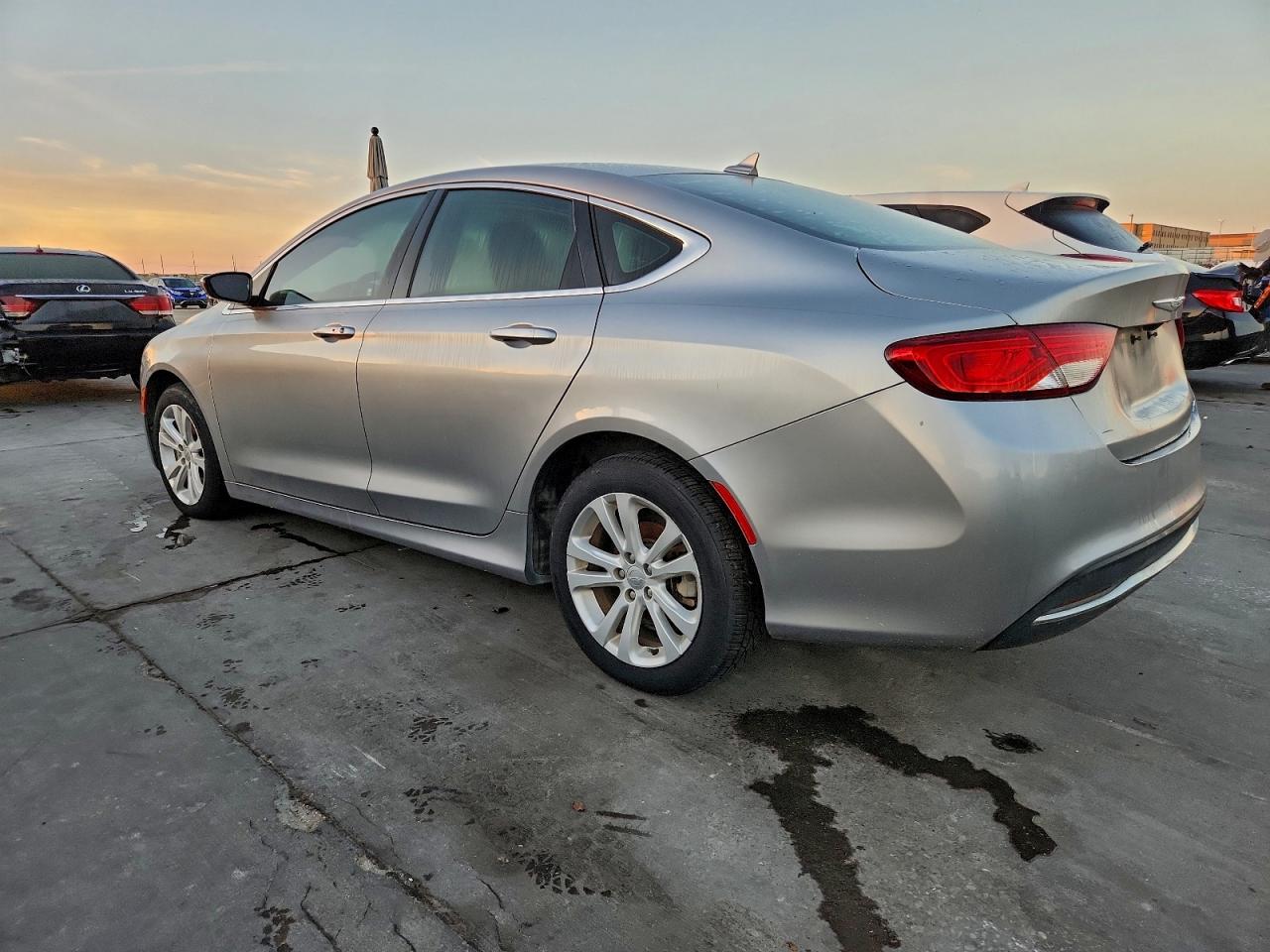 2015 CHRYSLER 200 LIMITED photo 2