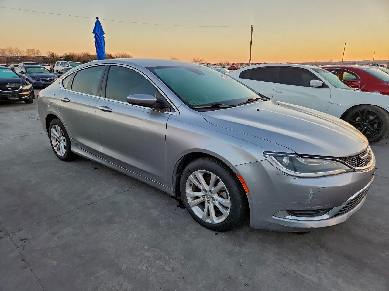 2015 CHRYSLER 200 LIMITED photo 4