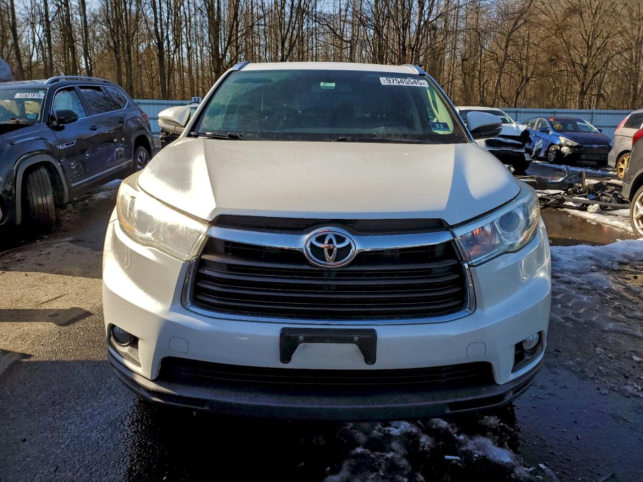 2016 TOYOTA HIGHLANDER XLE photo 5