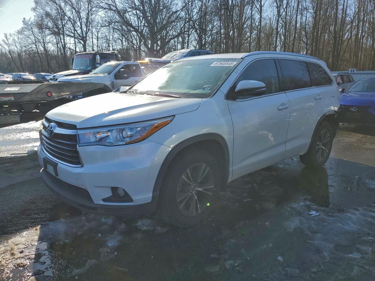 2016 TOYOTA HIGHLANDER