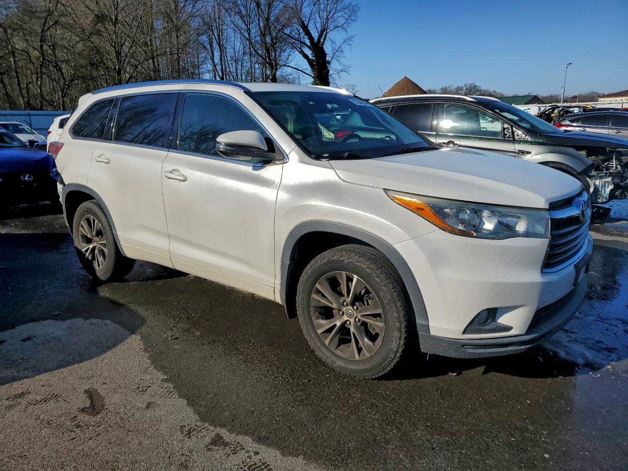 2016 TOYOTA HIGHLANDER XLE photo 4