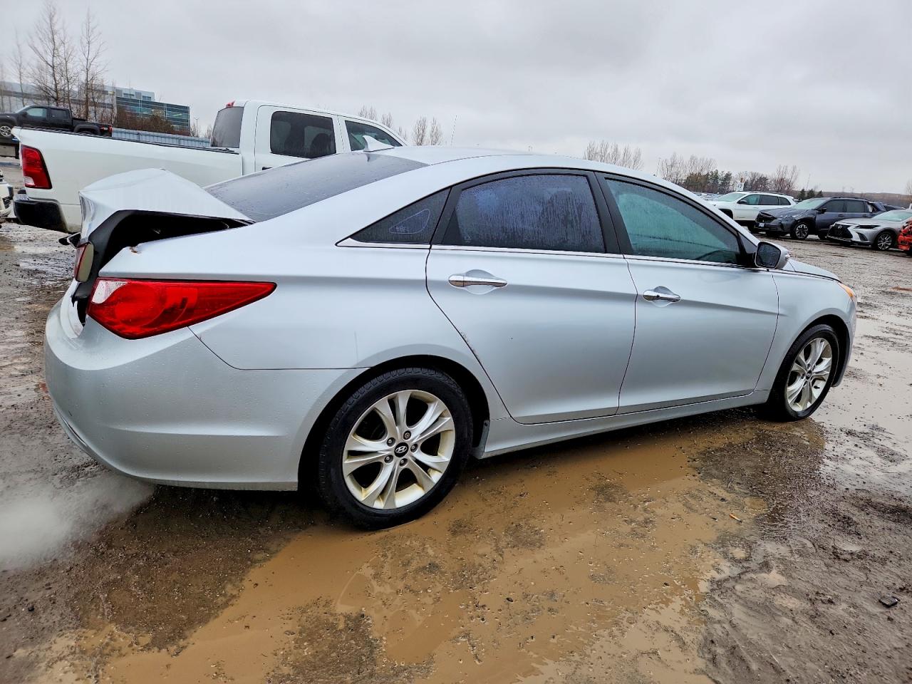 2013 HYUNDAI SONATA SE photo 3