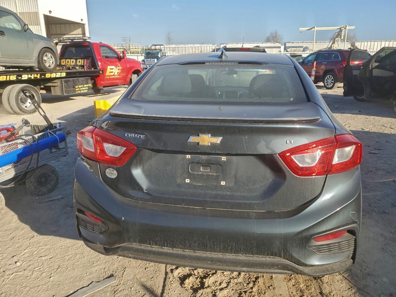 2017 CHEVROLET CRUZE LT photo 6