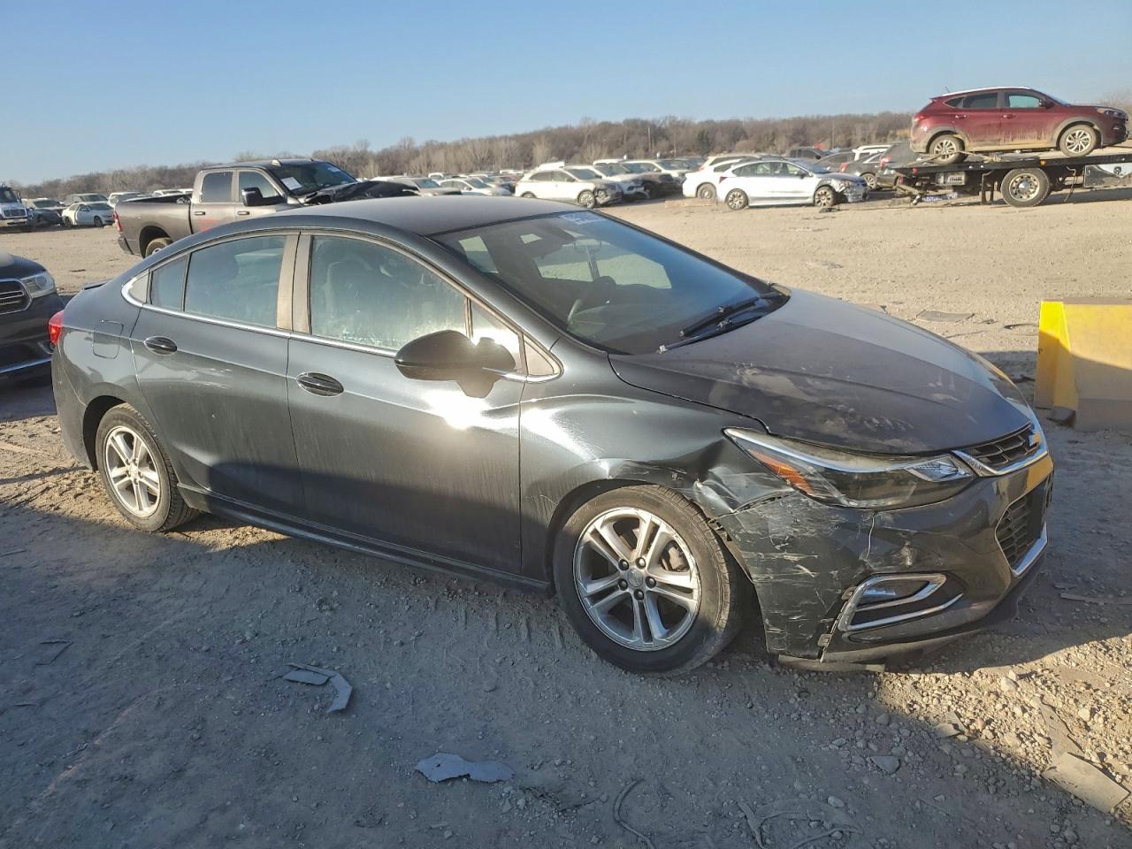 2017 CHEVROLET CRUZE LT photo 4