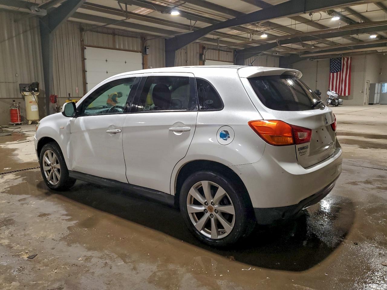 2014 MITSUBISHI OUTLANDER SPORT ES photo 2