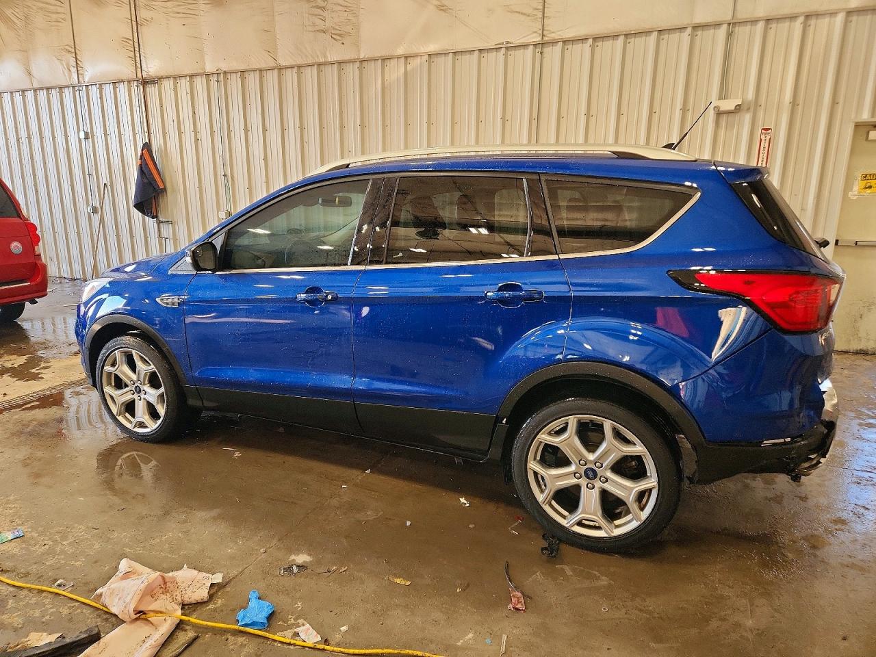 2019 FORD ESCAPE TITANIUM photo 2