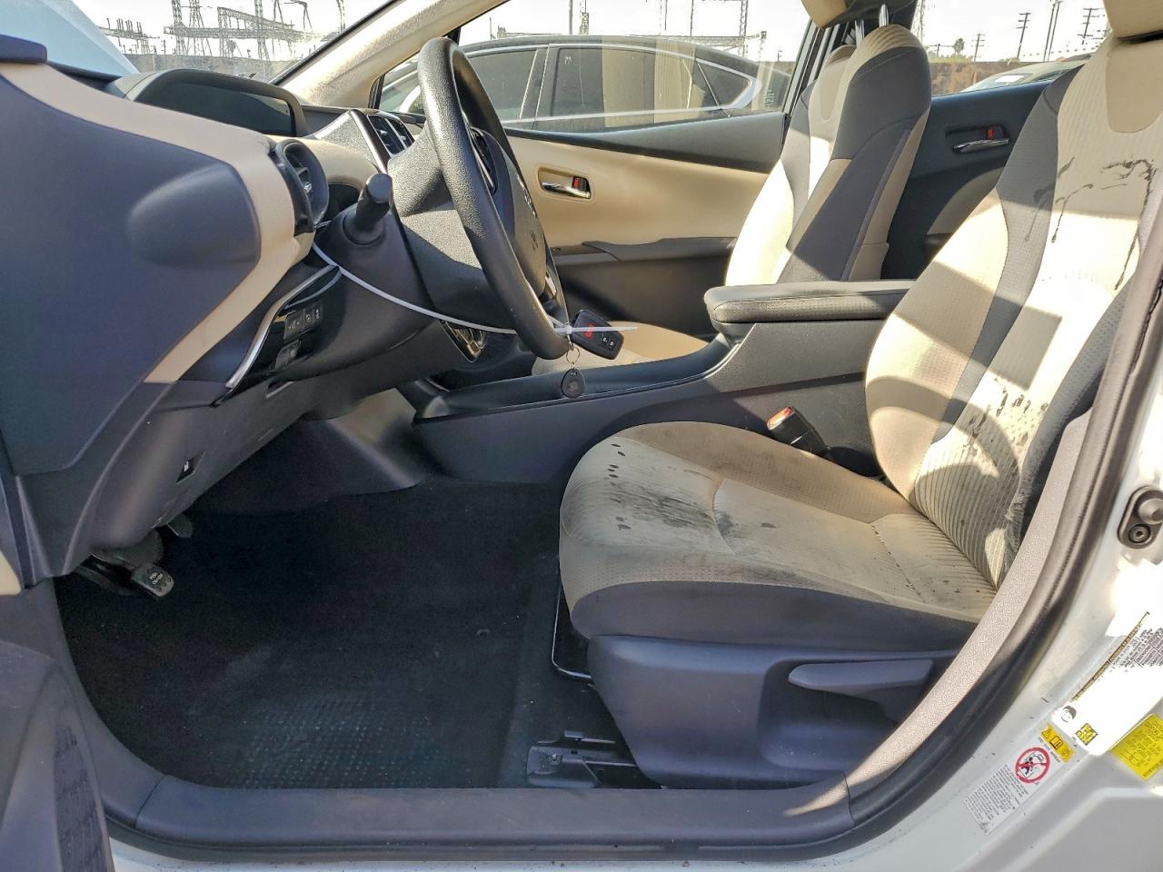2018 TOYOTA PRIUS photo 7