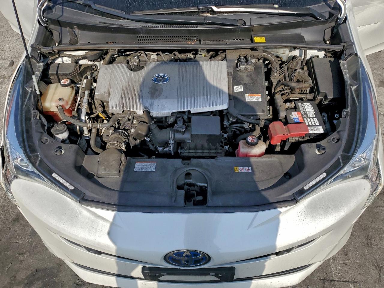2018 TOYOTA PRIUS photo 11