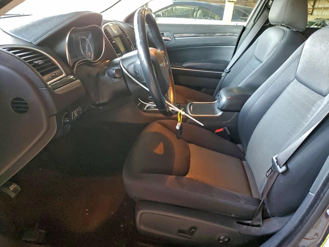 2018 CHRYSLER 300 TOURING photo 7