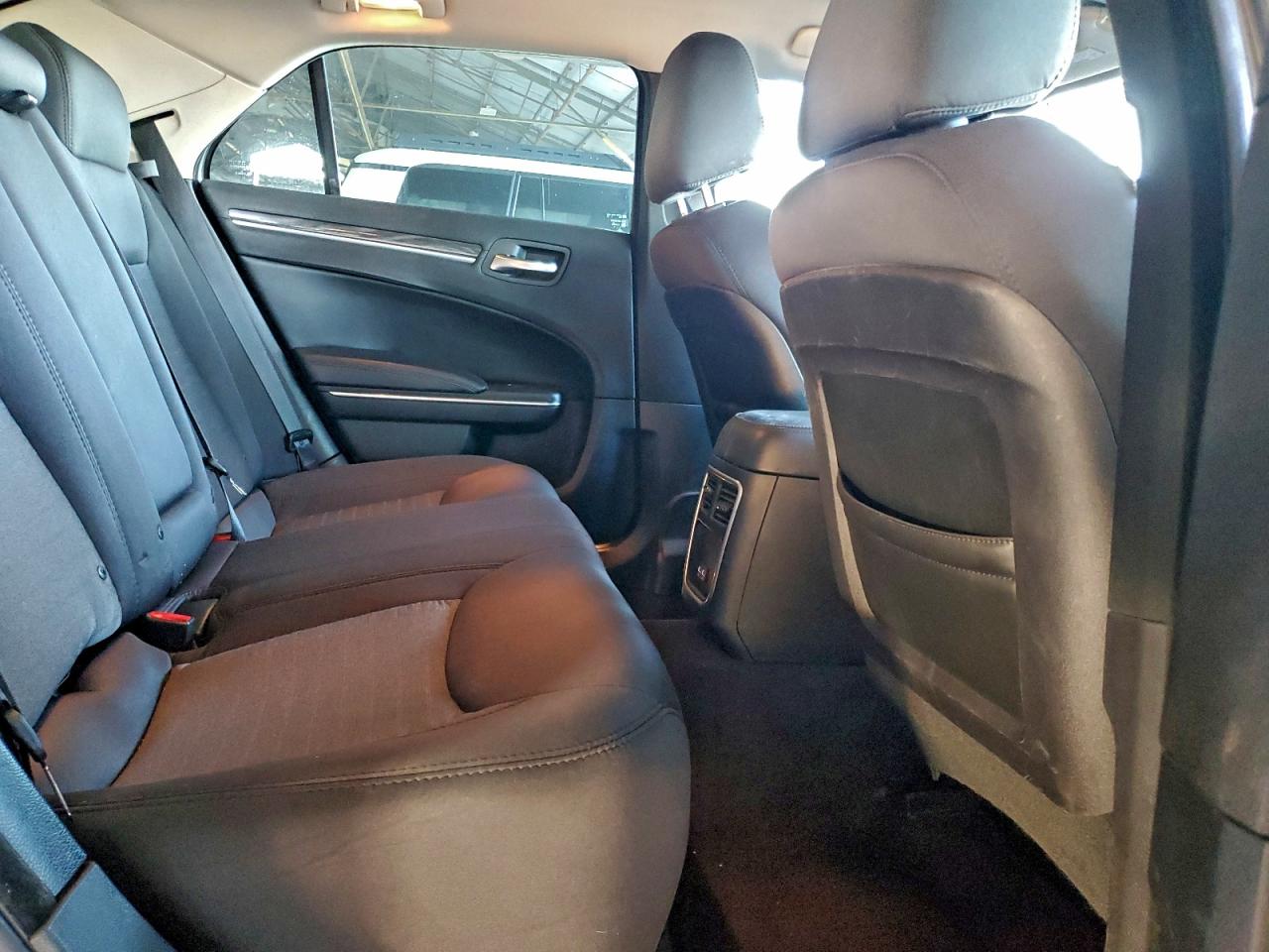 2018 CHRYSLER 300 TOURING photo 10