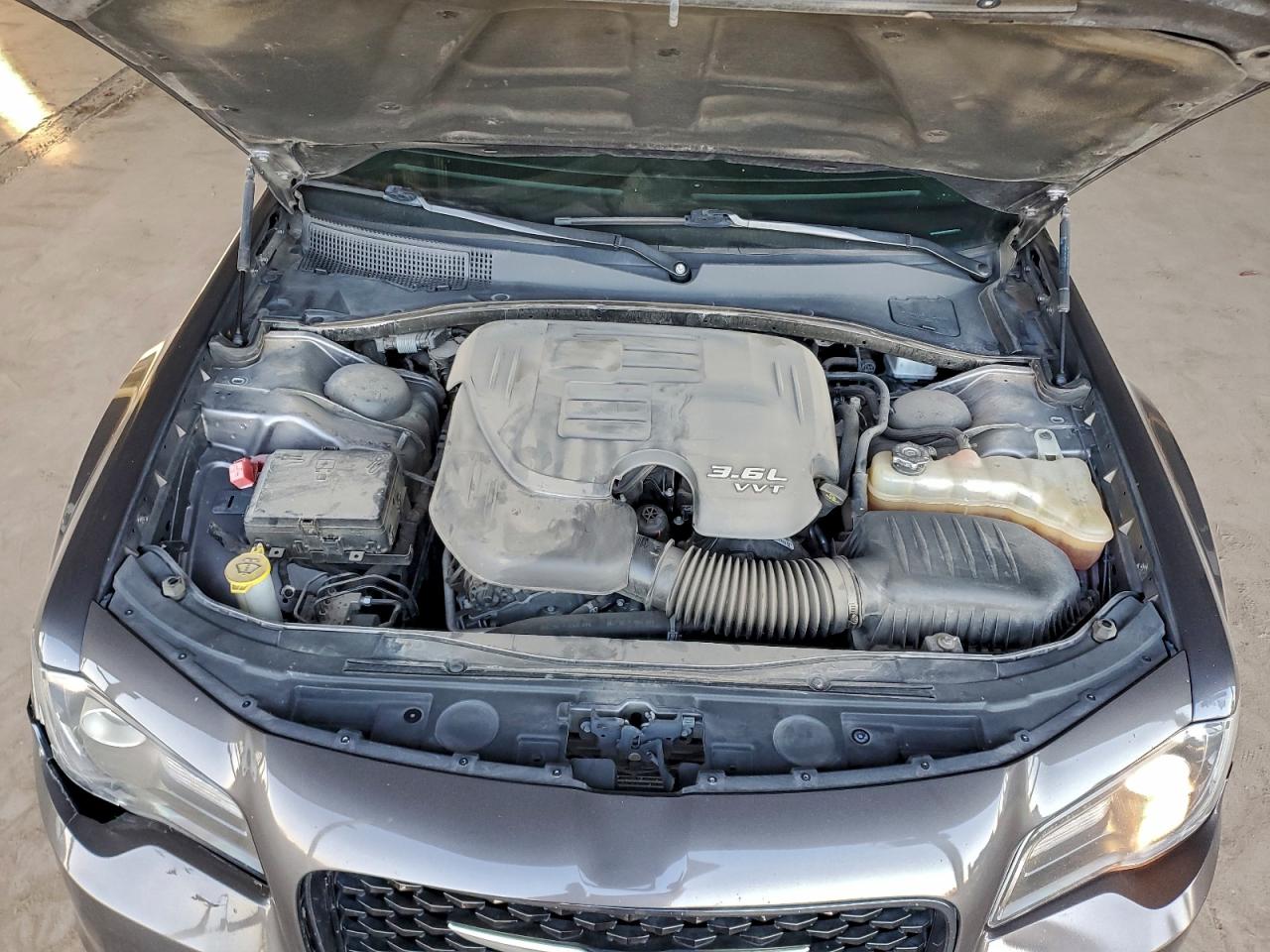 2018 CHRYSLER 300 TOURING photo 11
