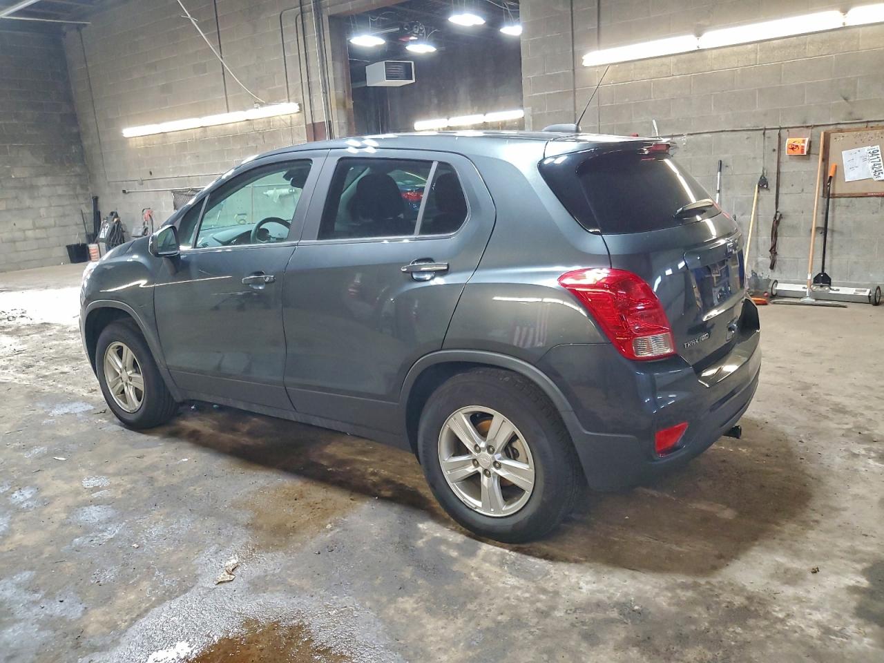 2020 CHEVROLET TRAX LS photo 2