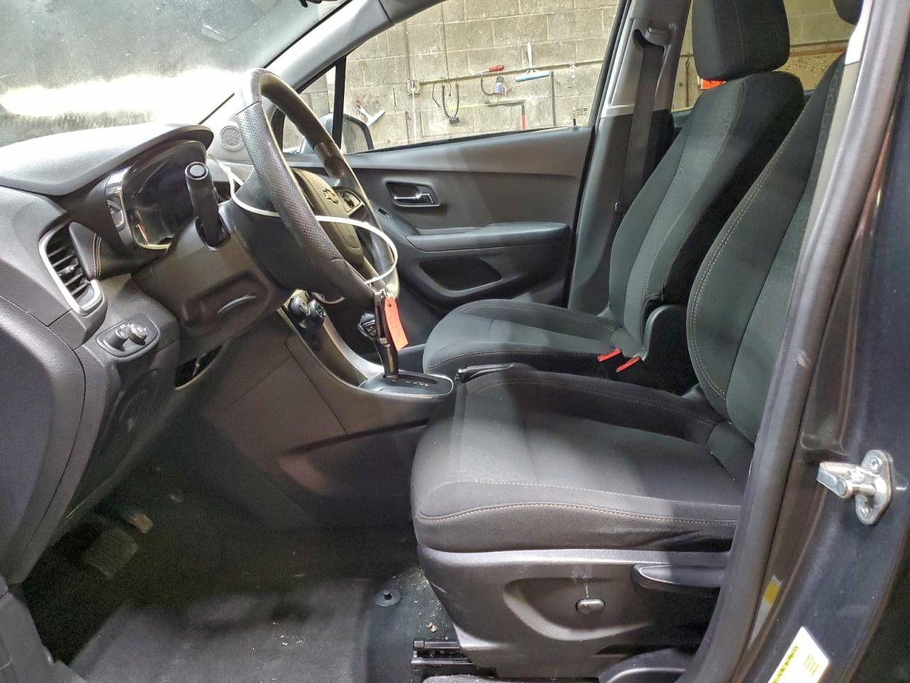2020 CHEVROLET TRAX LS photo 7